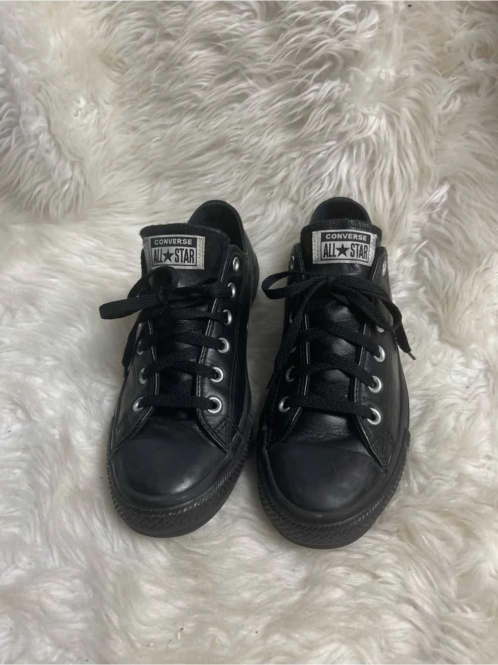Unisex Converse all Star Black Leather Low Top lace up Sneakers. W SZ10 , M SZ8